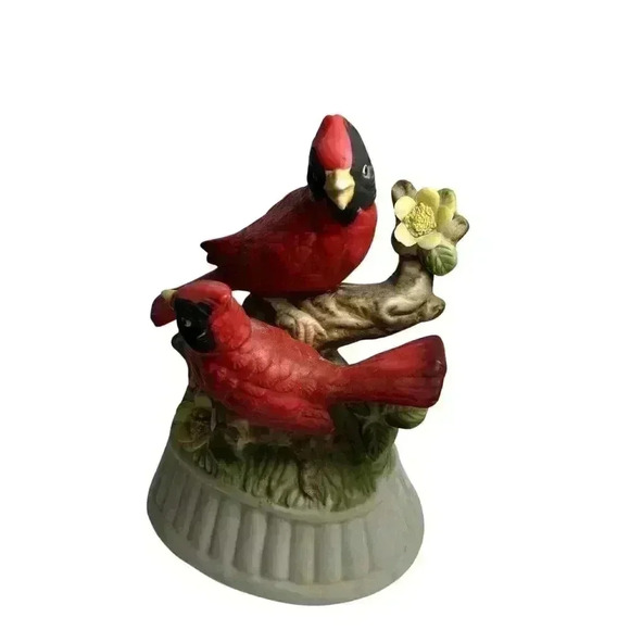 VINTAGE PAIR OF CARDINALS ON TREE BRANCH Music Box - You Light Up My Life - Picture 1 of 12